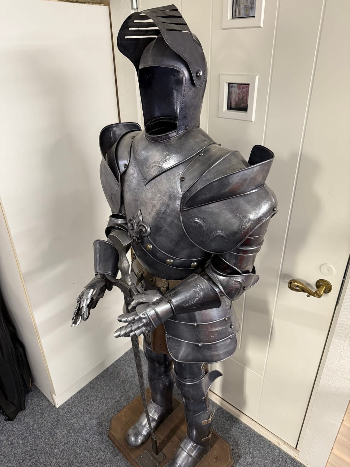 Rare 15th Century Italian Knight Armor - Image 6