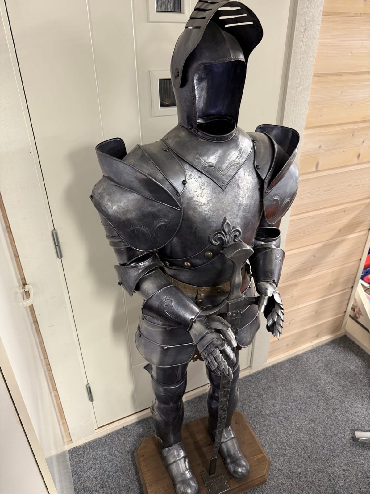 Rare 15th Century Italian Knight Armor - Image 7