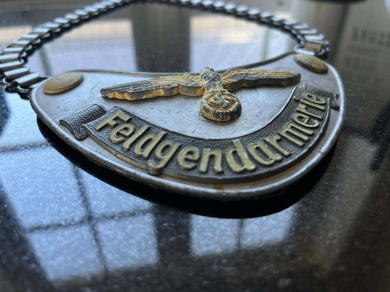 WWII German Feldgendarmerie Gorget - Image 5