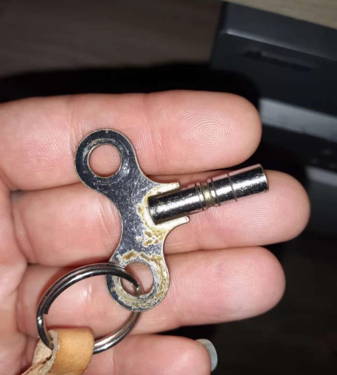 Original United States Navy Mark I boat clock - Image 7