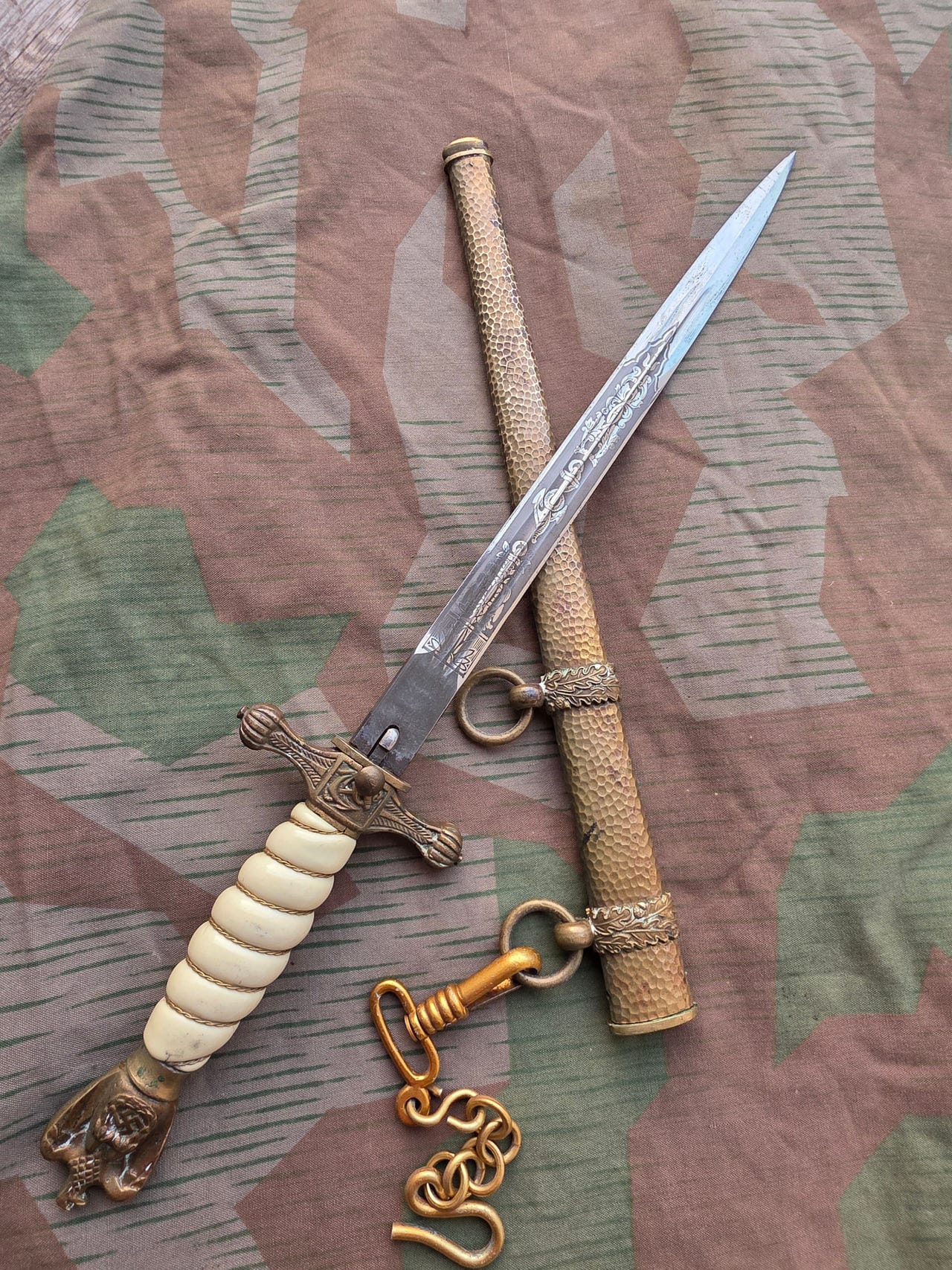 Original WW2 Kriegsmarine Dagger with Rare Scabbard - Image 3
