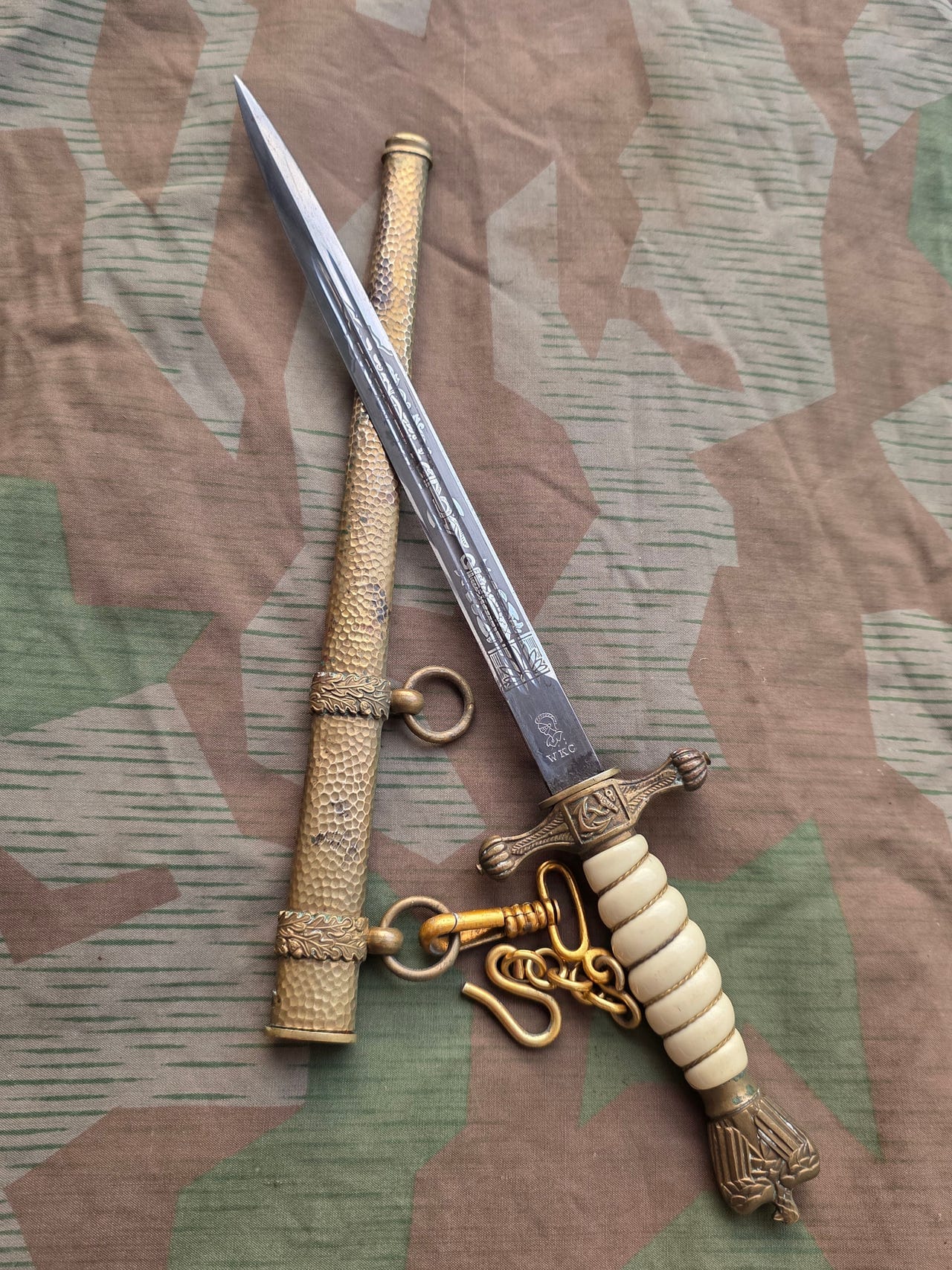 Original WW2 Kriegsmarine Dagger with Rare Scabbard - Image 4