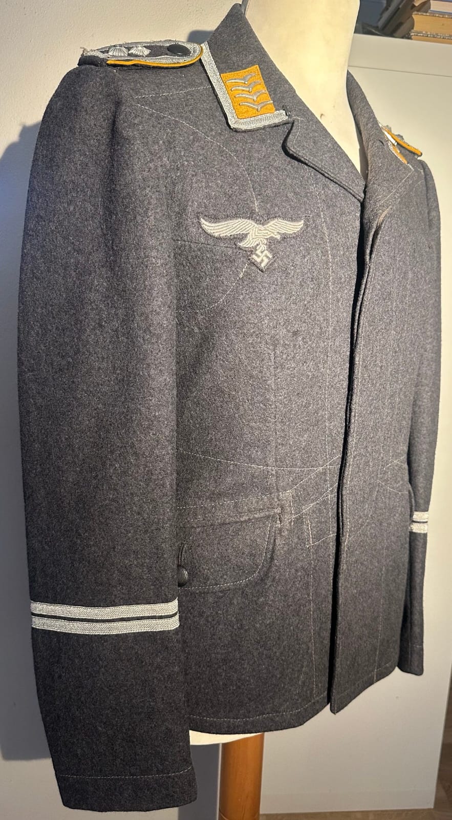 Original World War II German Luftwaffe Flight Blouse issued to a Sergeant - Image 3