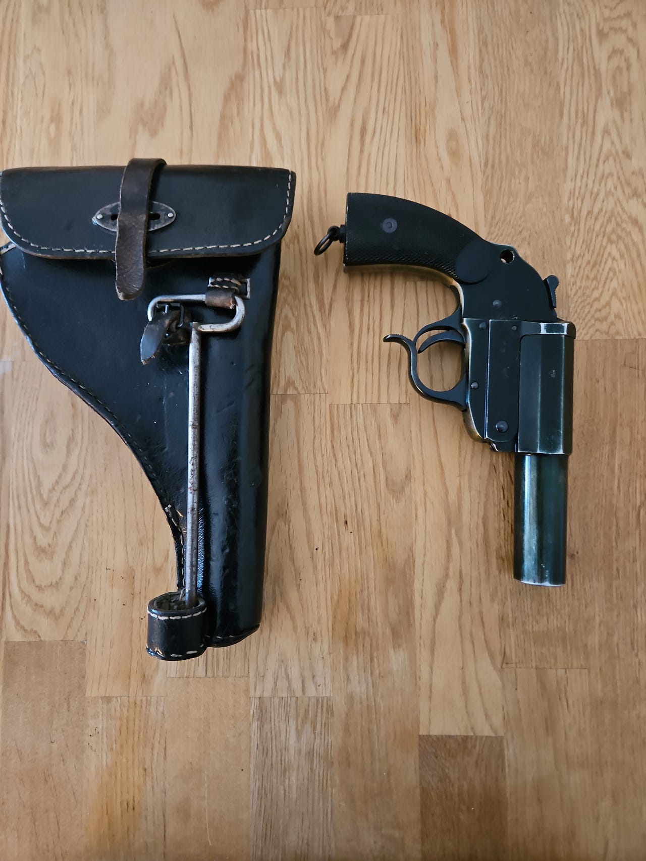 Original WW2 German Signal Pistol - Image 2