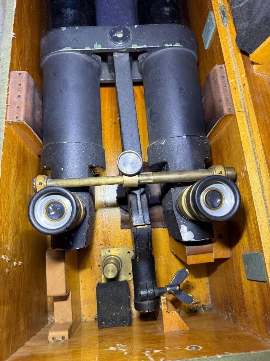 WWII Military Binoculars / Observation Telescope with Tripod & Original Transport Case – O.W.G.